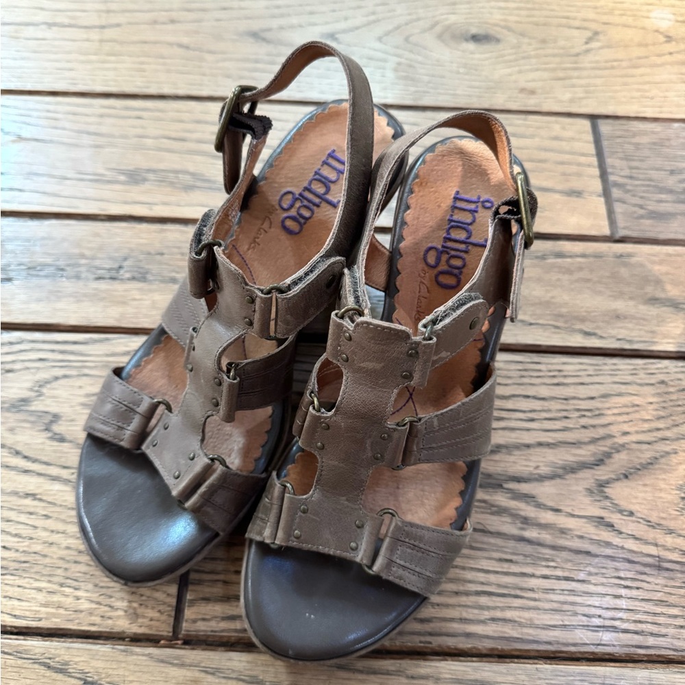 Clarks Indigo Leather Wedge Sandals EUC - Picture 2 of 14